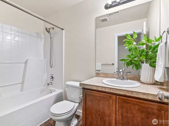 15623 44th Place W Unit B, Lynnwood WA 98087