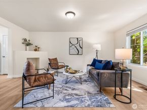 15623 44th Place W Unit B, Lynnwood WA 98087