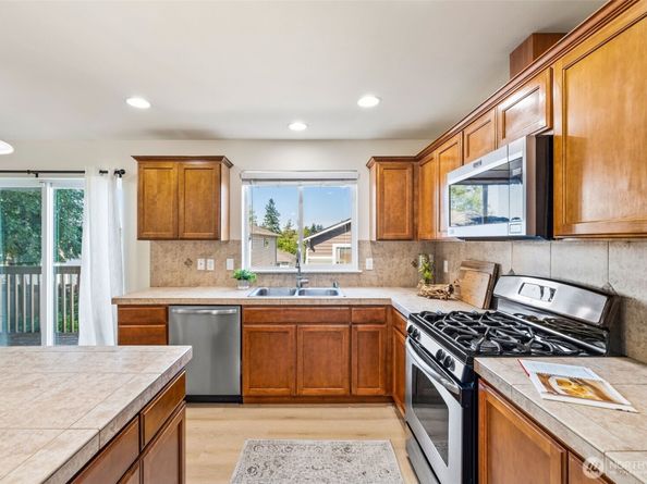 15623 44th Place W Unit B, Lynnwood WA 98087