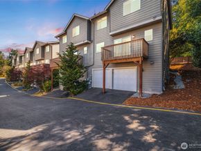 15623 44th Place W Unit B, Lynnwood WA 98087