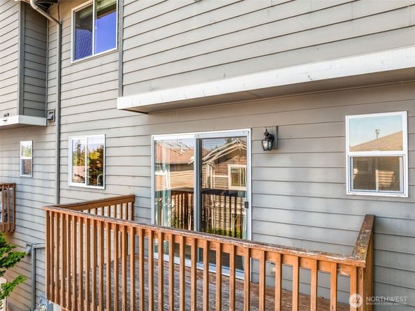 15623 44th Place W Unit B, Lynnwood WA 98087