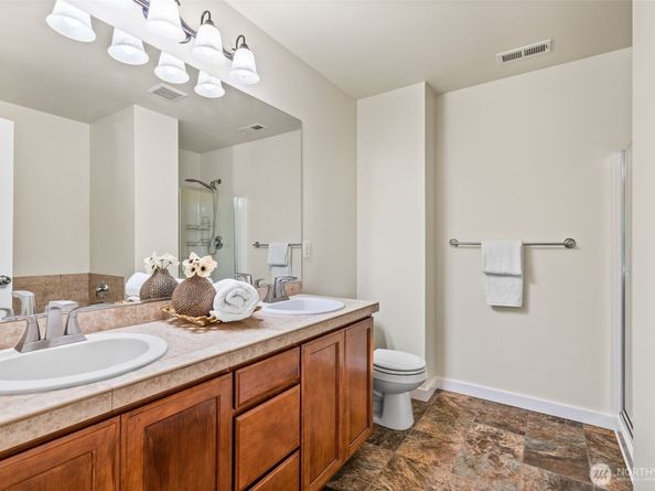 15623 44th Place W Unit B, Lynnwood WA 98087