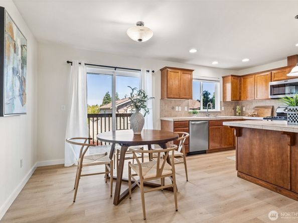 15623 44th Place W Unit B, Lynnwood WA 98087