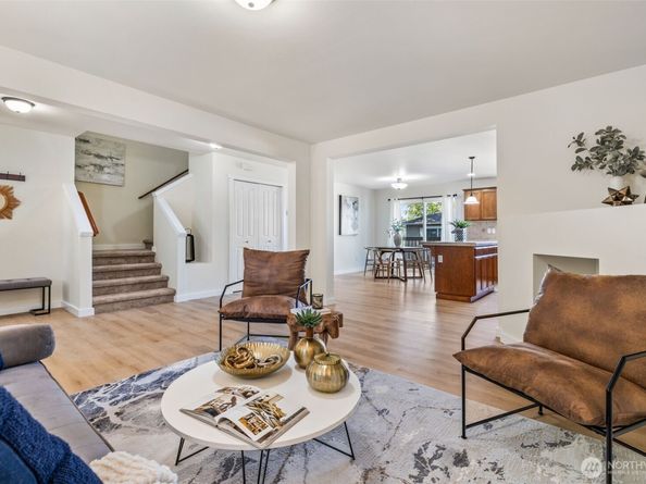 15623 44th Place W Unit B, Lynnwood WA 98087