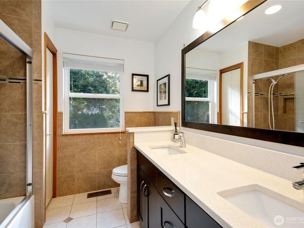 12698 Plateau Circle NW, Silverdale WA 98383