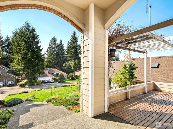 12698 Plateau Circle NW, Silverdale WA 98383