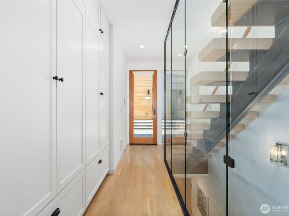 2357 A Yale Avenue E, Seattle WA 98102