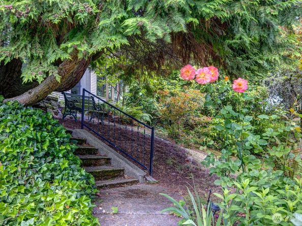 9733 Arrowsmith Avenue S, Seattle WA 98118