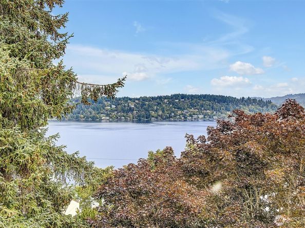 9733 Arrowsmith Avenue S, Seattle WA 98118