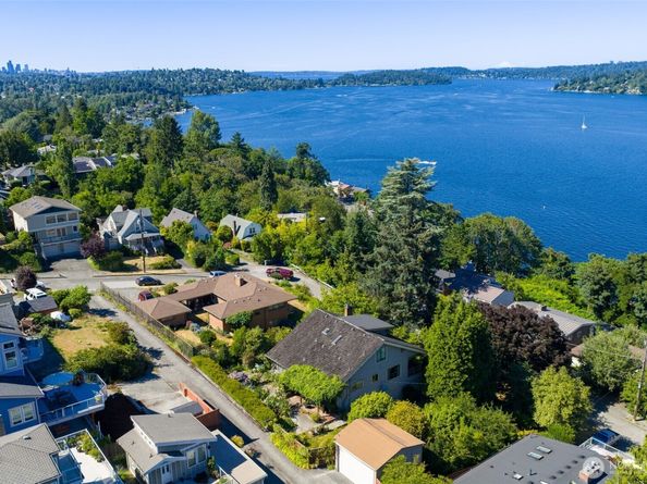 9733 Arrowsmith Avenue S, Seattle WA 98118