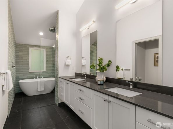 6032 50th Avenue NE, Seattle WA 98115