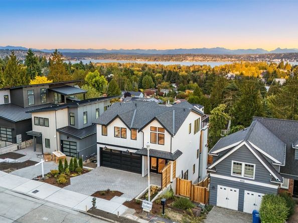 6032 50th Avenue NE, Seattle WA 98115