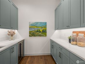 6032 50th Avenue NE, Seattle WA 98115