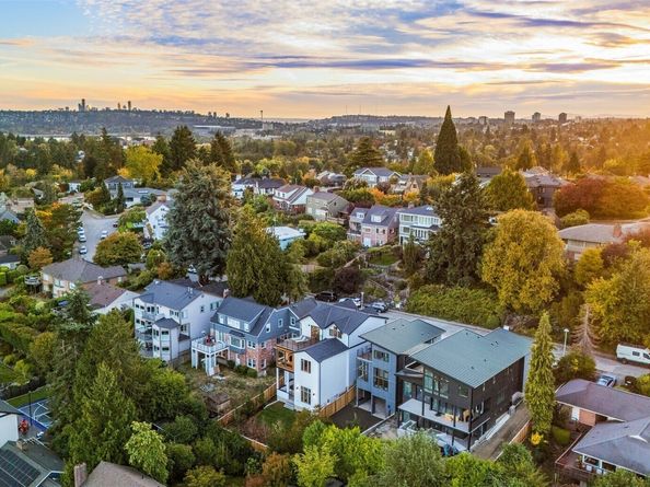 6032 50th Avenue NE, Seattle WA 98115