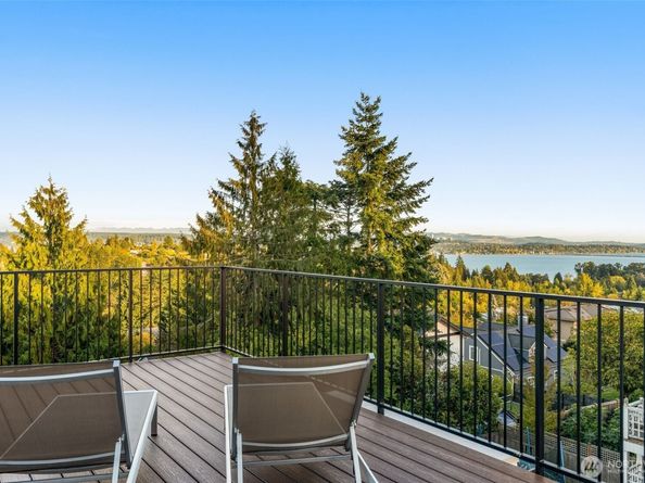 6032 50th Avenue NE, Seattle WA 98115