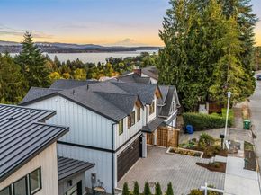 6032 50th Avenue NE, Seattle WA 98115