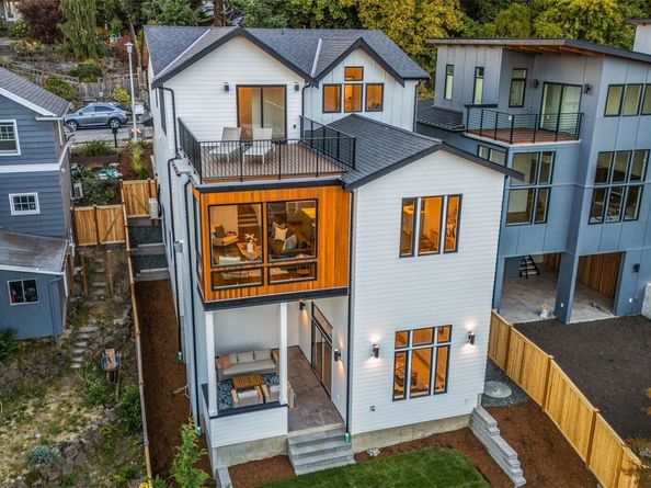 6032 50th Avenue NE, Seattle WA 98115