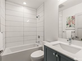 6032 50th Avenue NE, Seattle WA 98115