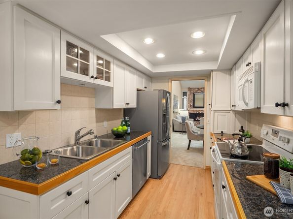 118 143rd Place NE, Bellevue WA 98007