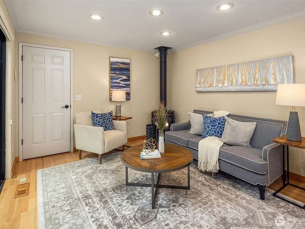 118 143rd Place NE, Bellevue WA 98007