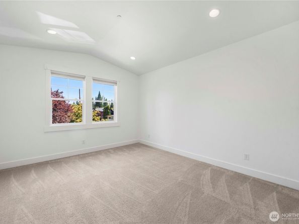 2005 105th Avenue NE, Bellevue WA 98004