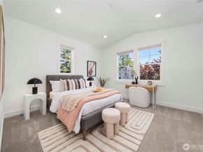 2005 105th Avenue NE, Bellevue WA 98004