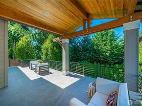 2005 105th Avenue NE, Bellevue WA 98004