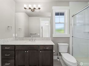2005 105th Avenue NE, Bellevue WA 98004