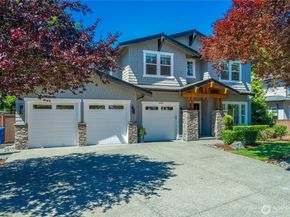 2005 105th Avenue NE, Bellevue WA 98004