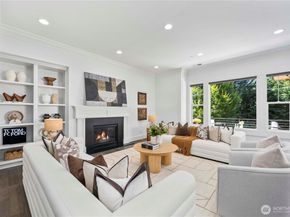 2005 105th Avenue NE, Bellevue WA 98004