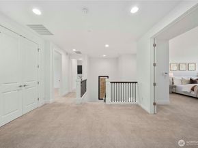 2005 105th Avenue NE, Bellevue WA 98004