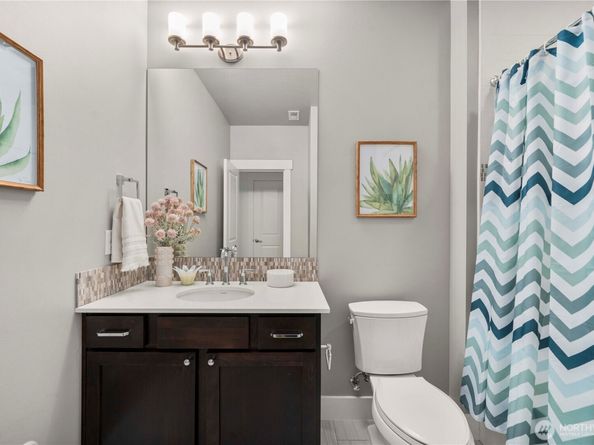 2005 105th Avenue NE, Bellevue WA 98004