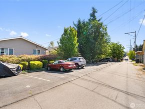 1304 Chestnut Street 5, Everett WA 98201