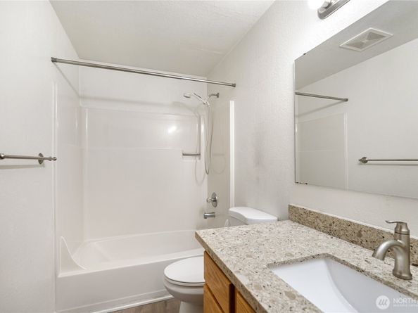 1304 Chestnut Street 5, Everett WA 98201