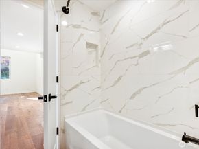 6440 139th Place NE 1, Redmond WA 98052
