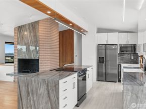 2032 123rd Avenue SE, Bellevue WA 98005