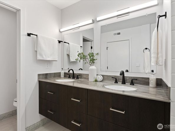 2032 123rd Avenue SE, Bellevue WA 98005