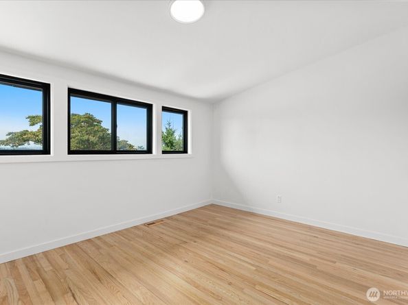2032 123rd Avenue SE, Bellevue WA 98005