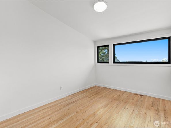2032 123rd Avenue SE, Bellevue WA 98005
