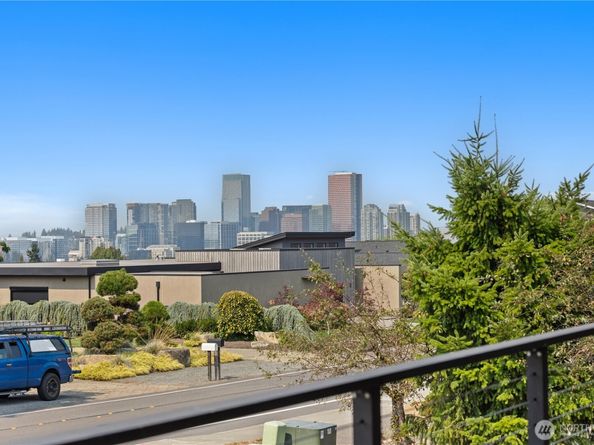 2032 123rd Avenue SE, Bellevue WA 98005