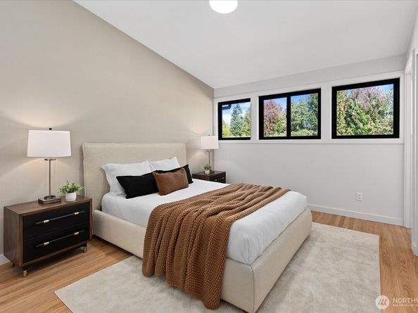 2032 123rd Avenue SE, Bellevue WA 98005