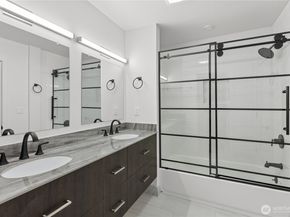 2032 123rd Avenue SE, Bellevue WA 98005