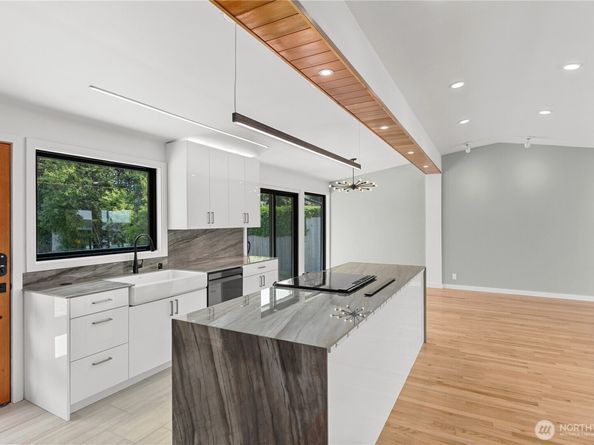 2032 123rd Avenue SE, Bellevue WA 98005