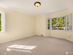1960 Shenandoah Drive E, Seattle WA 98112