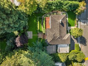 1960 Shenandoah Drive E, Seattle WA 98112