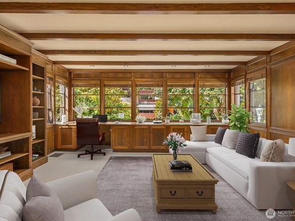 1960 Shenandoah Drive E, Seattle WA 98112