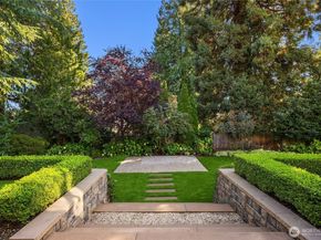 1960 Shenandoah Drive E, Seattle WA 98112