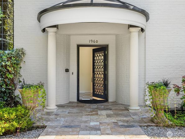 1960 Shenandoah Drive E, Seattle WA 98112