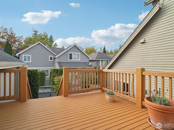 2038 30th Lane NE, Issaquah WA 98029