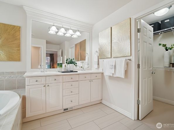 2038 30th Lane NE, Issaquah WA 98029